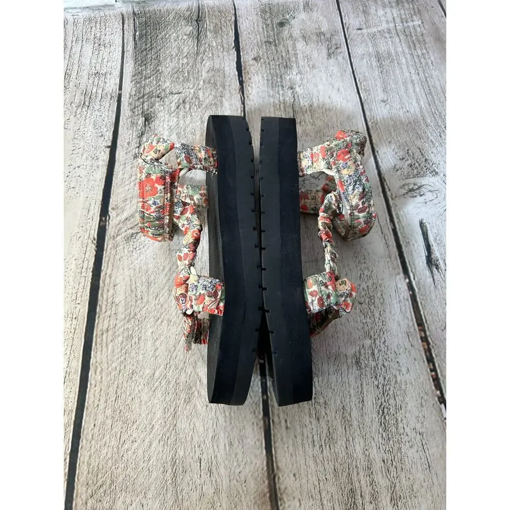 UNIVERSAL THREAD Women’s Floral Fabric Covered Sandals / Size: 7